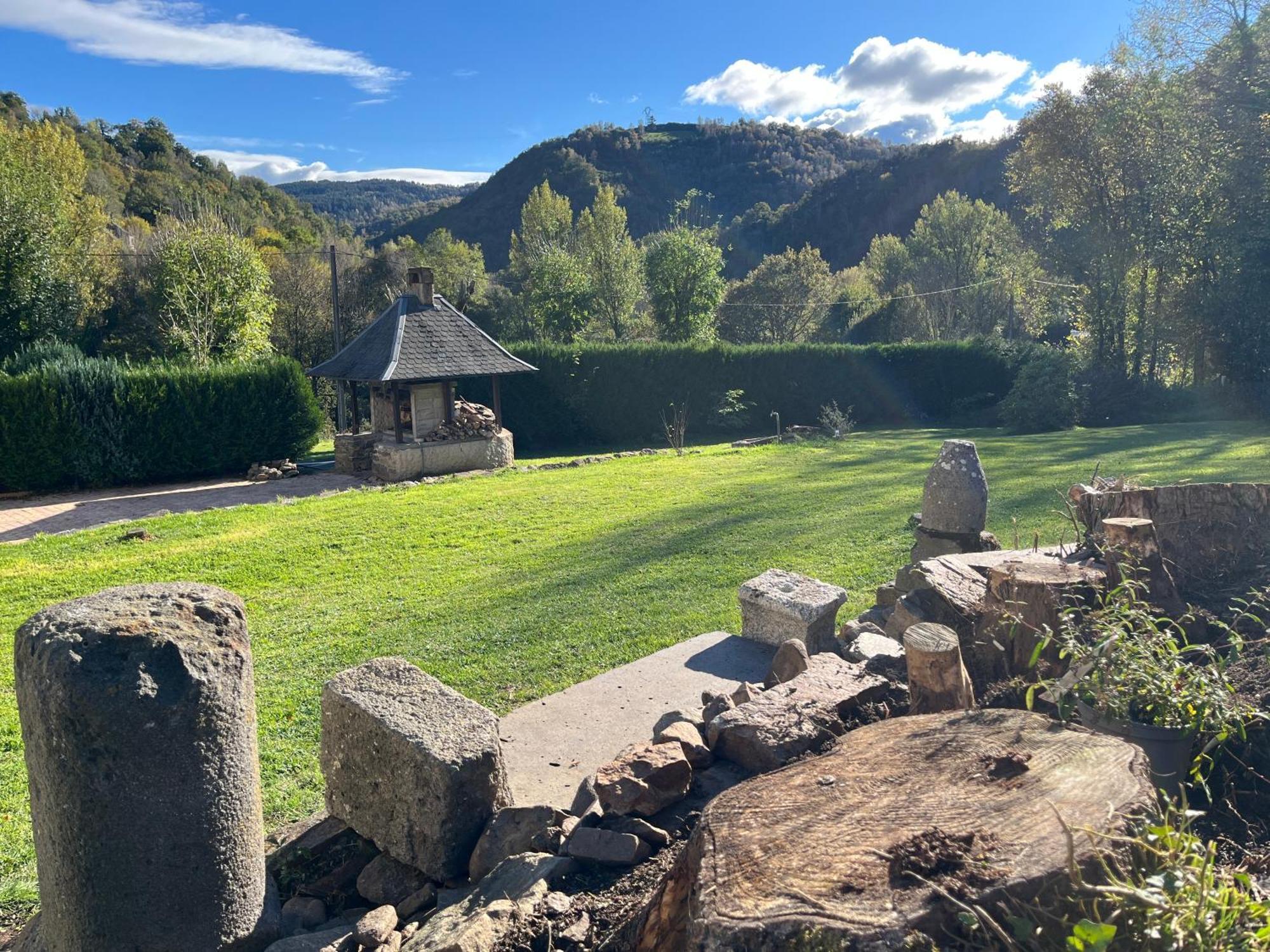 Gite-Auberge Du Pont De Lanau Neuvéglise Екстериор снимка